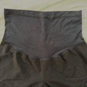 Preowned FIGS Maternity Yola Skinny Scrub Cargo Pants, Sz M - Black